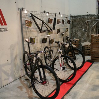 Messestand von APACE Bikes auf der Cycolonia in Halle 1