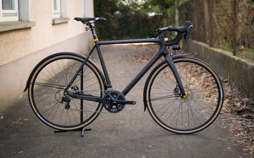 Goldener Carbon Commuter