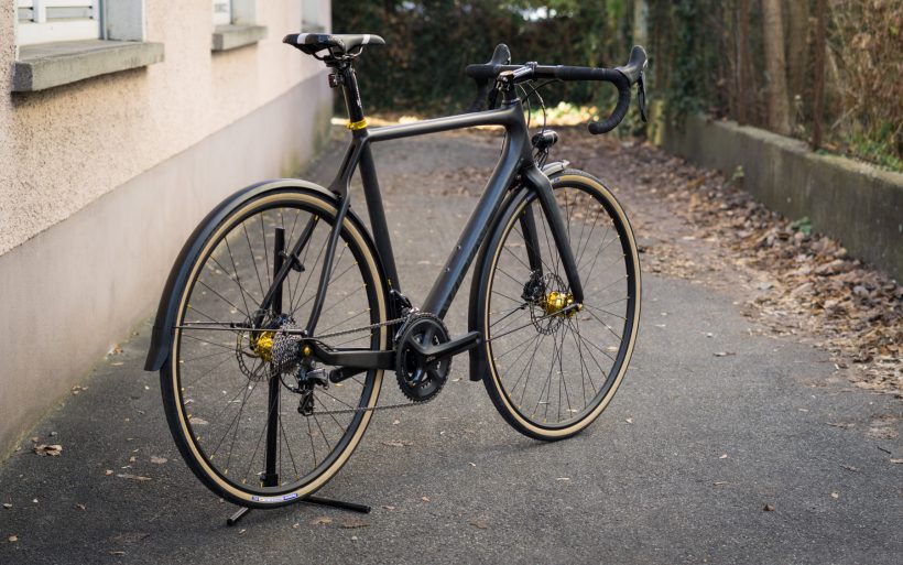 Goldener Carbon Commuter