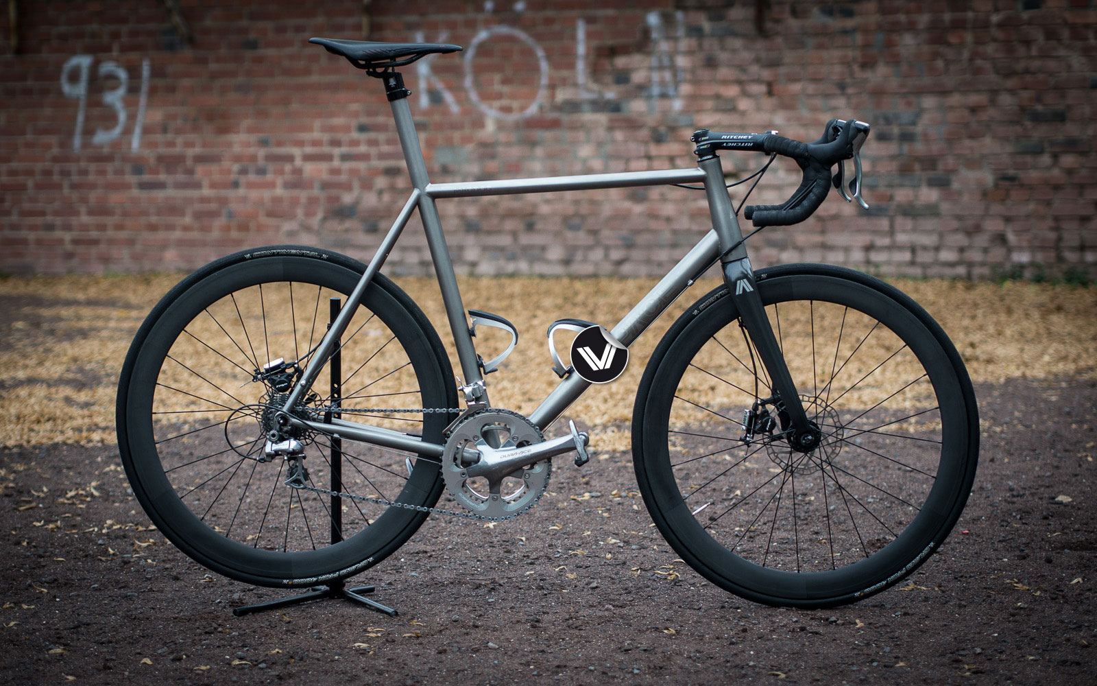 T1RD Titan Rennrad mit Scheibenbremsen VPACE Bikes