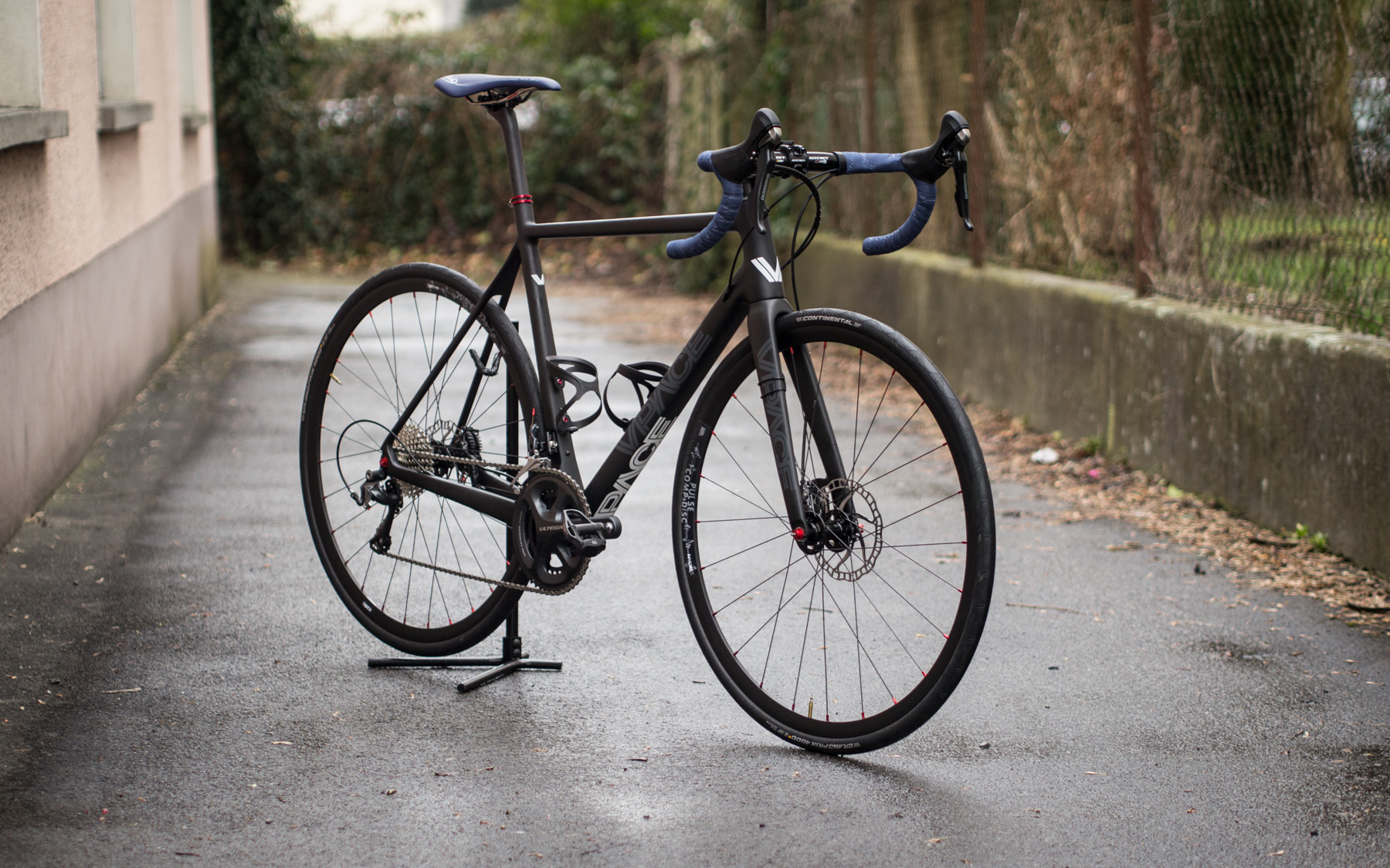 C1RD Scheibenbremsen Rennrad mit Akzenten VPACE Bikes